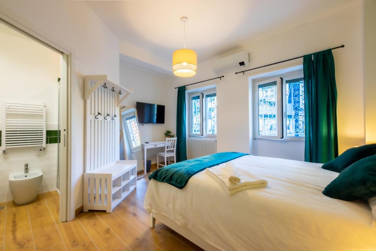 Bed & Breakfast Across The Room, Rome